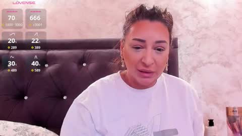 Snapshot of raelledarkstar chatting on January 9, 2026, 10:29 am raelledarkstar online show from January 9, 2026, 10:29 am