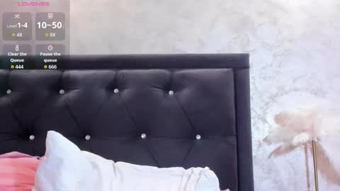 Snapshot of raelledarkstar chatting on February 25, 2026, 9:02 pm raelledarkstar online show from February 25, 2026, 9:02 pm