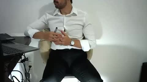 elenacam online show from April 1, 2026, 9:21 am