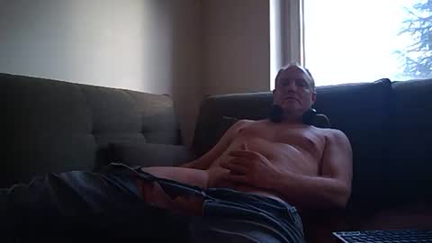 Snapshot of raffael303 chatting on November 8, 2025, 2:39 pm raffael303 online show from November 8, 2025, 2:39 pm