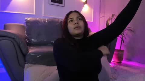 Snapshot of raichell_sweet_curvy chatting on June 17, 2026, 4:26 am raichell_sweet_curvy online show from June 17, 2026, 4:26 am