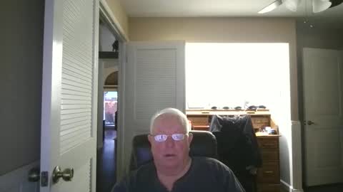 Snapshot of raiderman215 chatting on December 4, 2025, 3:32 pm raiderman215 online show from December 4, 2025, 3:32 pm