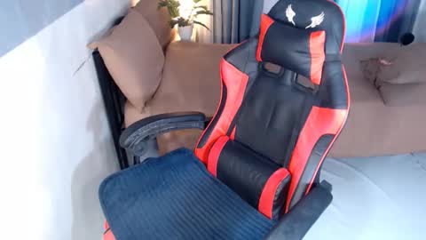 itsmeRailey online show from November 16, 2025, 11:21 pm