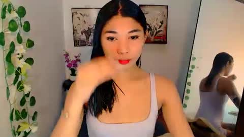 raindrizzle1706 online show from December 18, 2025, 12:49 am