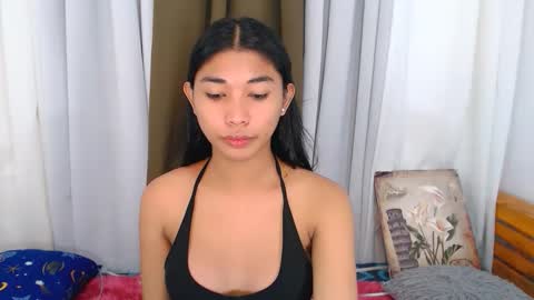 raindrizzle1706 online show from February 12, 2026, 6:14 pm