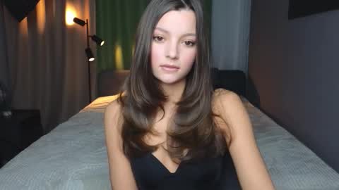 rainevi online show from February 27, 2026, 3:23 pm