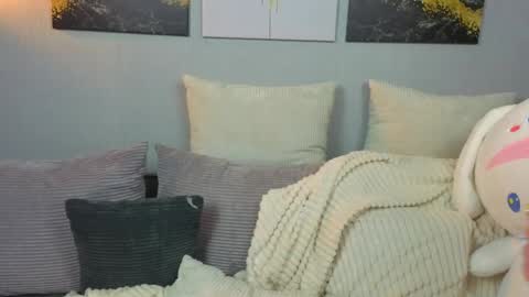 rainevi online show from April 24, 2026, 3:14 pm