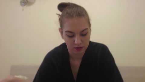 rainyvibe_ online show from October 12, 2025, 6:34 am