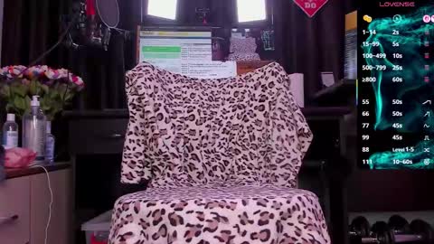 Laura online show from September 17, 2025, 2:46 am