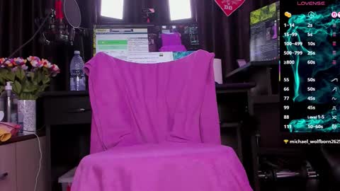 Laura online show from September 30, 2025, 2:38 am