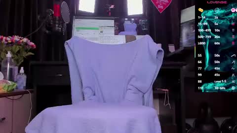 Snapshot of raissa_sky26 chatting on June 24, 2026, 2:21 am Laura online show from June 24, 2026, 2:21 am