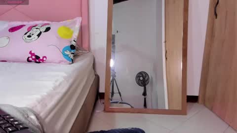  Nina  online show from April 21, 2026, 1:42 am