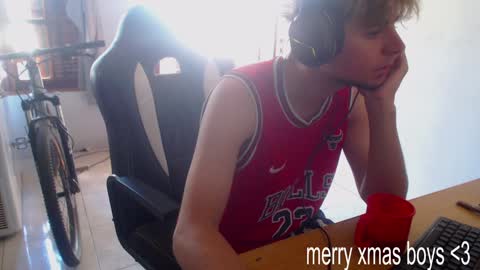 Snapshot of ramisexyloveyou chatting on December 28, 2024, 12:45 pm Ramiro online show from December 28, 2024, 12:45 pm