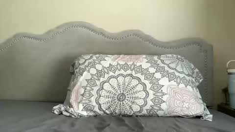 RamonaJ online show from January 1, 2025, 5:44 pm