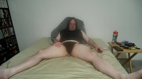 rando1235 online show from April 7, 2026, 4:35 am