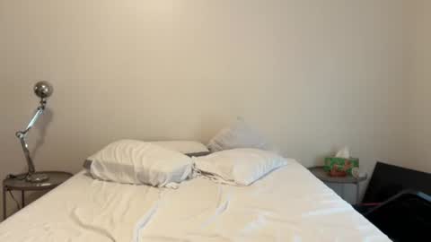random_sexy online show from July 17, 2026, 11:42 pm