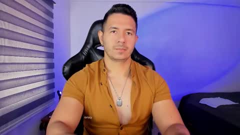 Jonas online show from November 18, 2025, 2:10 pm