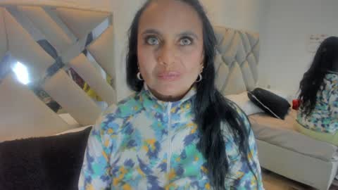 Raquel Moore  online show from February 8, 2025, 10:19 pm