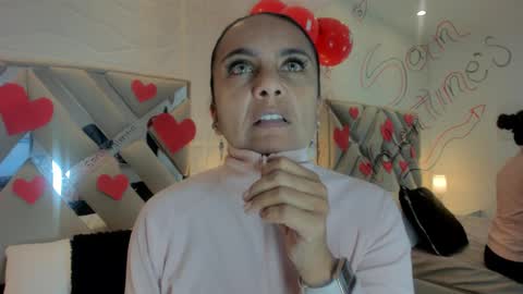 Raquel Moore  online show from February 13, 2025, 5:37 am