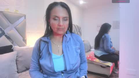 Raquel Moore  online show from September 30, 2025, 11:54 pm