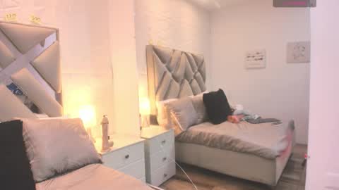 Raquel Moore  online show from October 3, 2025, 12:51 am