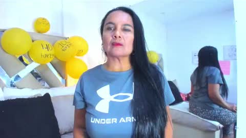 Raquel Moore  online show from December 17, 2025, 4:35 pm