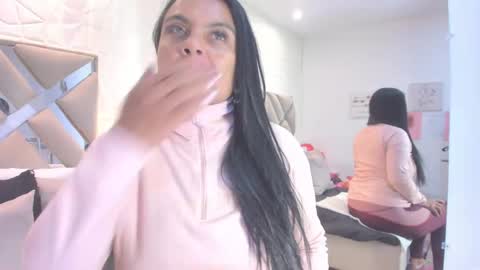 Raquel Moore  online show from March 30, 2026, 1:56 pm