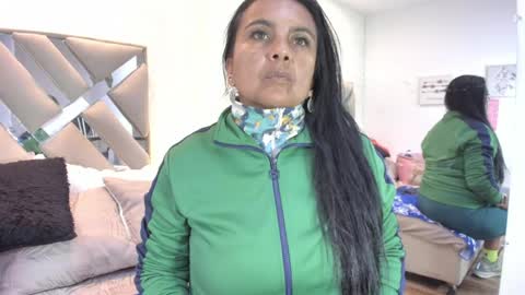 Raquel Moore  online show from April 22, 2026, 12:28 pm