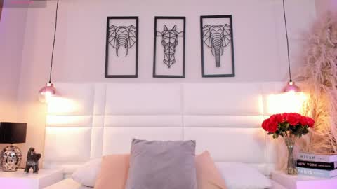 Snapshot of raquelhyde_ chatting on May 8, 2026, 8:25 pm raquel Hyde online show from May 8, 2026, 8:25 pm
