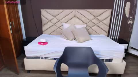 Raquel online show from December 4, 2025, 11:41 am