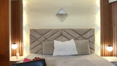 Snapshot of raqueljones_ chatting on June 1, 2026, 12:07 pm Raquel online show from June 1, 2026, 12:07 pm