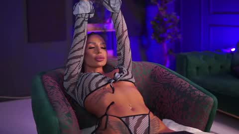 Raquelle online show from January 14, 2025, 9:30 pm