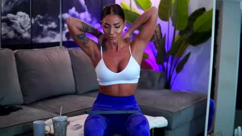 Raquelle online show from February 10, 2026, 10:19 am