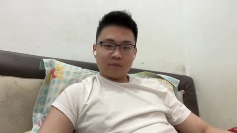 randomnaut online show from February 10, 2025, 8:10 pm