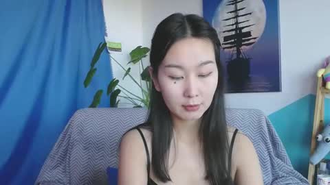 ratna_mm online show from December 18, 2024, 5:59 am