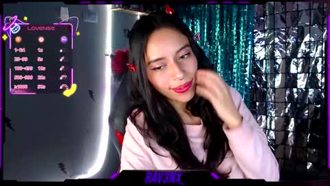   online show from November 3, 2025, 8:04 am