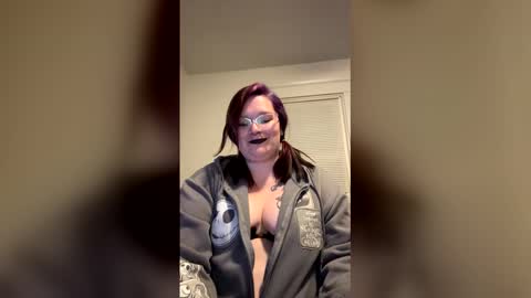 raven6922 online show from April 13, 2026, 5:13 am