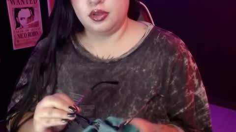 Snapshot of raven_darkk chatting on June 2, 2026, 11:18 pm Raven online show from June 2, 2026, 11:18 pm