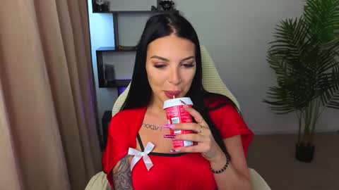 raven_inkk online show from October 31, 2025, 10:49 am