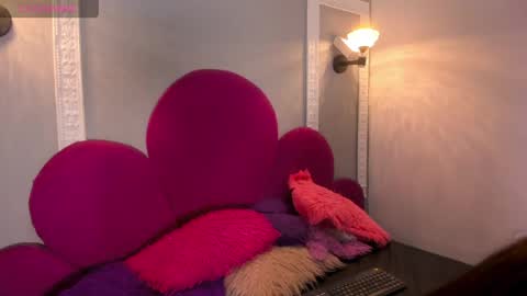 raven_loove online show from May 22, 2026, 8:36 pm