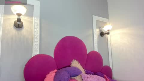 raven_loove online show from May 26, 2026, 8:16 pm