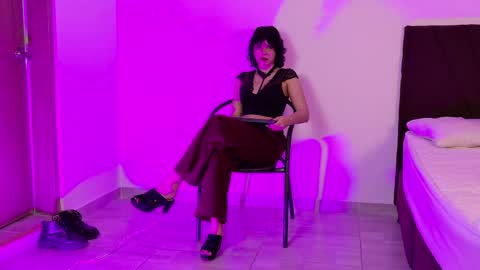   online show from April 21, 2026, 11:27 am