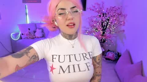 Snapshot of raven_sakura chatting on May 20, 2026, 1:50 pm . online show from May 20, 2026, 1:50 pm