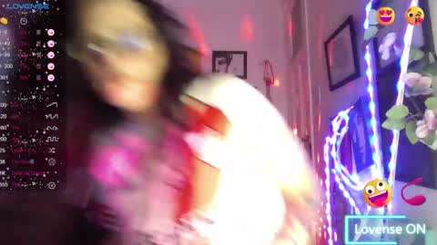 Snapshot of ravenandsin chatting on November 9, 2025, 11:36 pm Raven online show from November 9, 2025, 11:36 pm