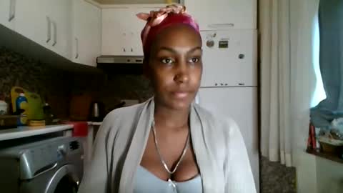 ravenbby online show from April 19, 2026, 8:46 am