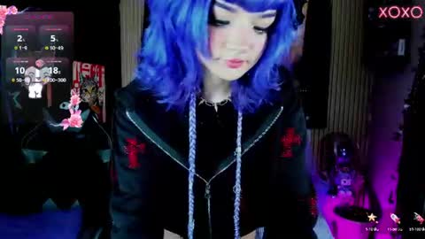 Snapshot of ravencollen chatting on June 4, 2026, 8:15 pm ravencollen online show from June 4, 2026, 8:15 pm