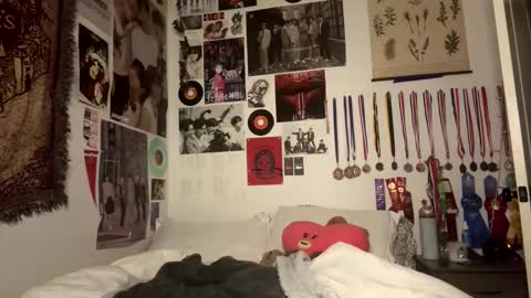 Snapshot of ravenoldschool11 chatting on February 8, 2026, 7:23 am Raven online show from February 8, 2026, 7:23 am