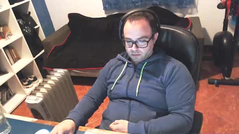 ravingr3d3 online show from February 18, 2025, 6:26 pm