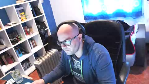 ravingr3d3 online show from February 19, 2025, 12:22 pm