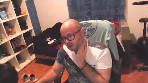 ravingr3d3 online show from February 25, 2025, 12:47 am